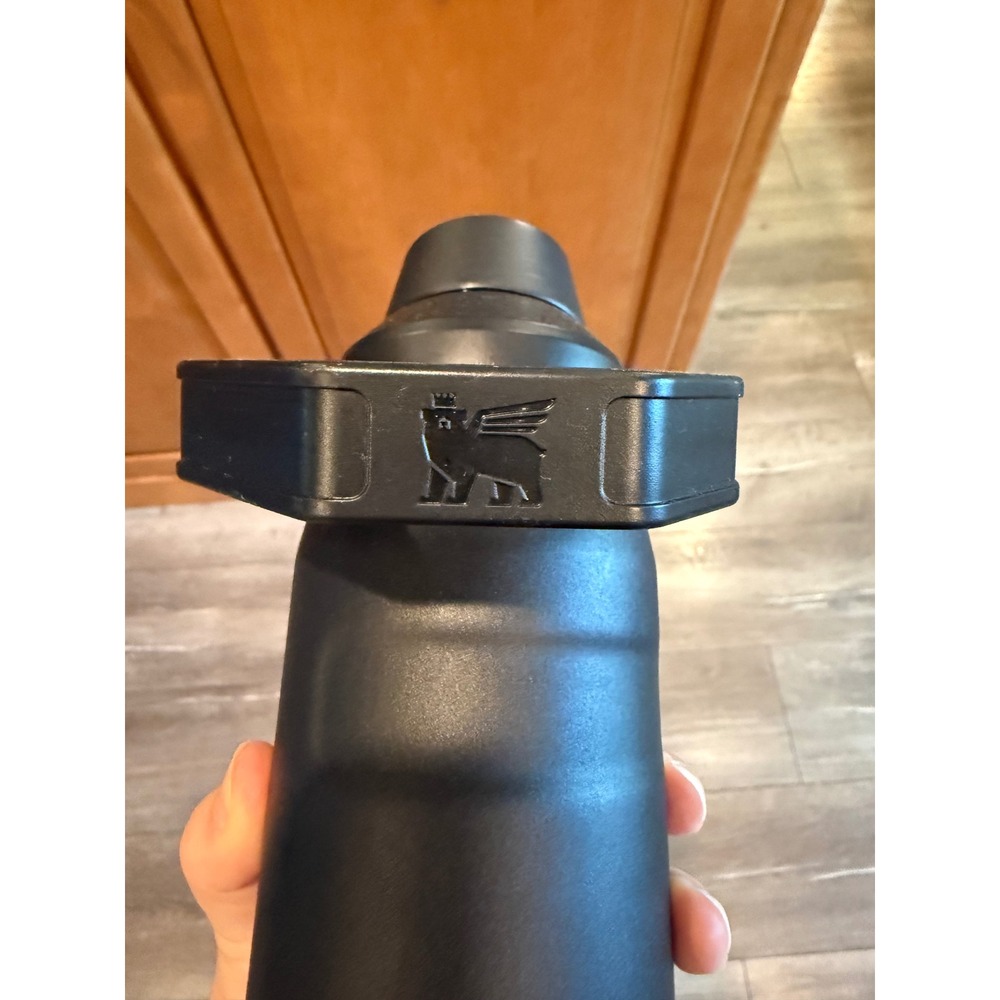 Stanley IceFlow AeroLight Fast Flow 24 oz Water Bottle Black 10-11287-008 - Picture 2 of 8